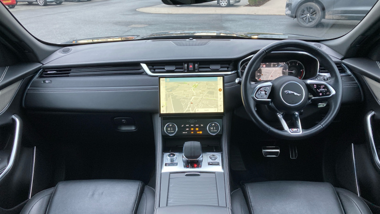 Jaguar F-Pace 2.0 D200 R-Dynamic Black 5dr Auto AWD Diesel Estate